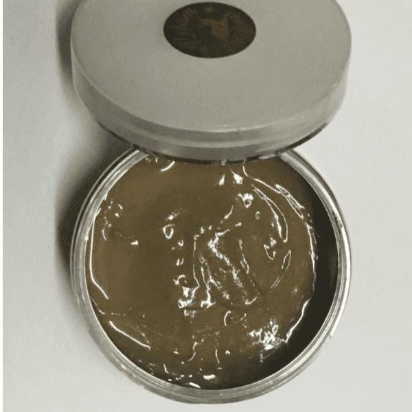 طين البحر الميت للجسم